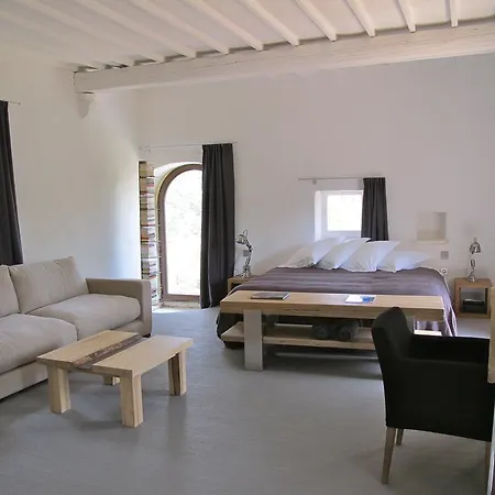 Hotel De L'artemise &