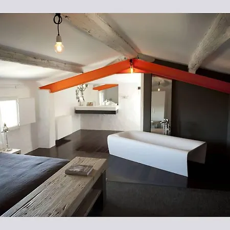 De L'artemise & Hotel 3*