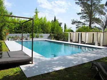 Hotel De L'artemise & 3*