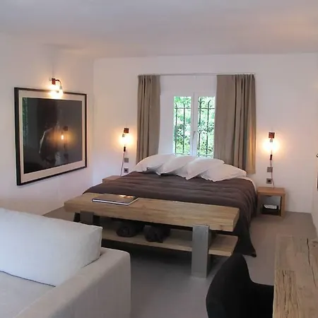 De L'artemise & Hotel 3*