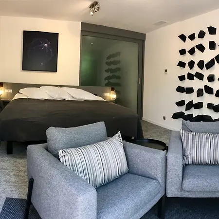 Hotel De L'artemise &